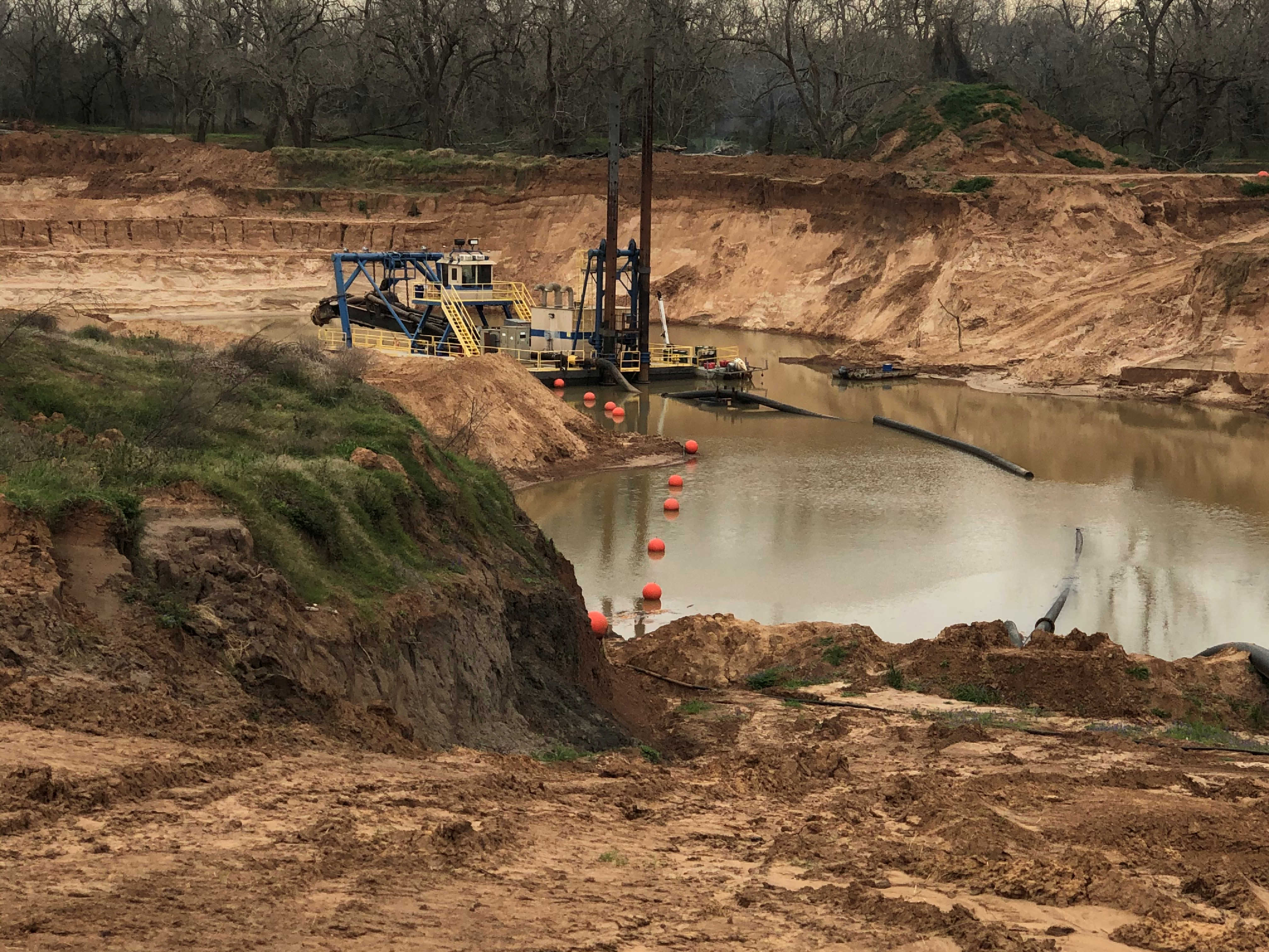 Image 1: Remote Dredge Site for Slurry Mining Silica Sand